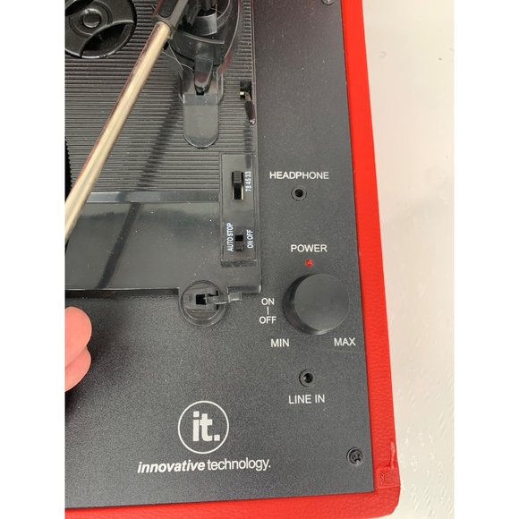 Innovative Technology Red Record Player 3 Speed NEEDS NEEDLE Scratch on case - Picture 3 of 11